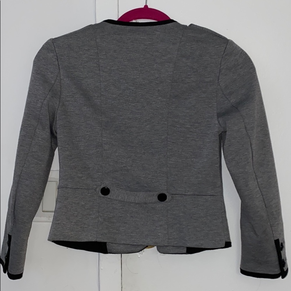 Gray jacket - Picture 3 of 3